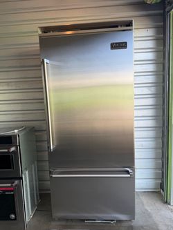 Refrigerator NEw Viking