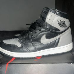 Air Jordan 1 Retro High OG Shadow