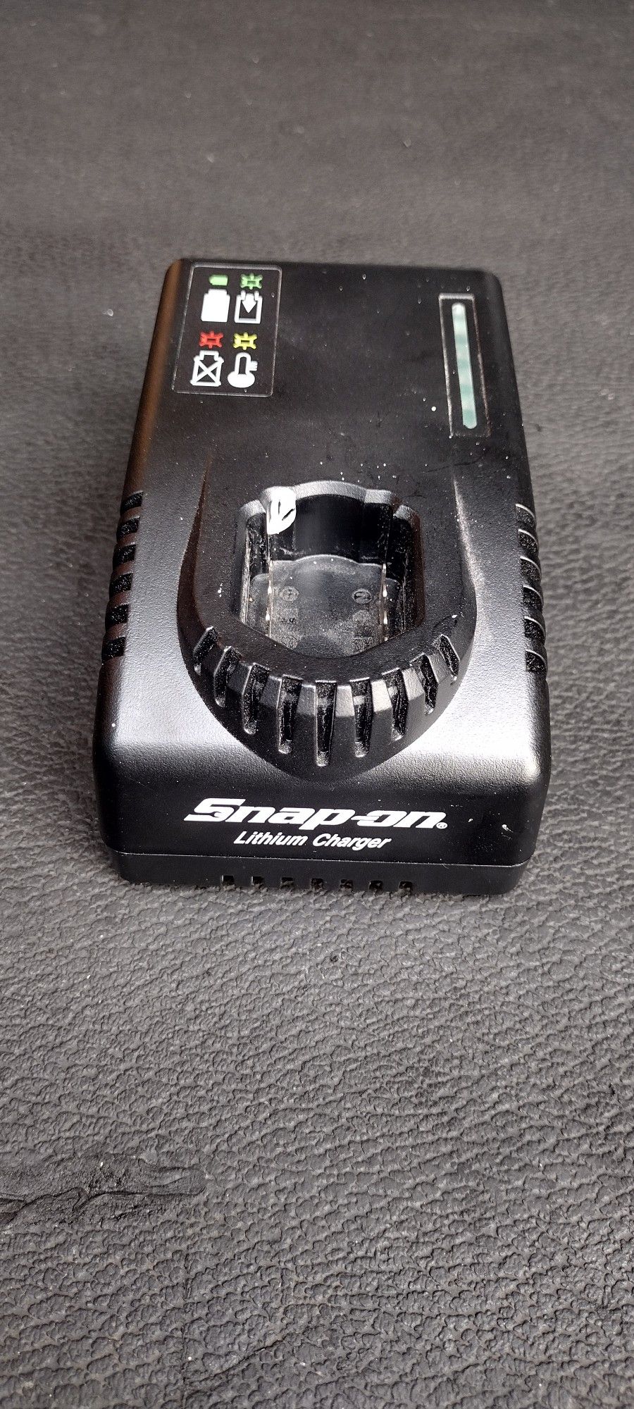 Snap On 14.4v Lithium Battery Charger $10