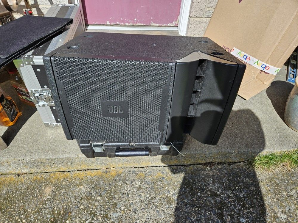 JBL Professional VRX932LAP Two Way Powered Line Array Loudspeaker System 12 Inch ...97th Prices Firm I Do Not Take Offers No Trades