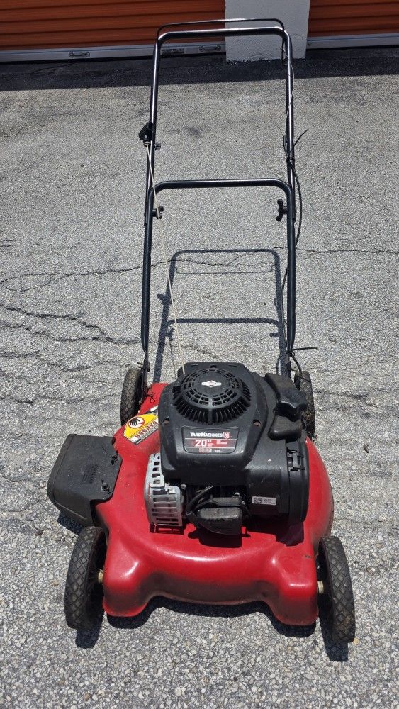 Yard Machines
20 in. 125 cc OHV Briggs and Stratton Gas Walk Behind Push Lawn Mower