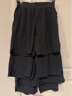 10 Fabletics Men’s XS and 1 Men’s S Athletic Shorts Bundle