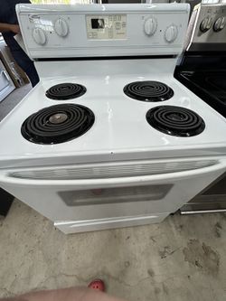 Estate By Whirlpool/Electric Coil Stove/Refurbished/READ DESCRIPTION!!!