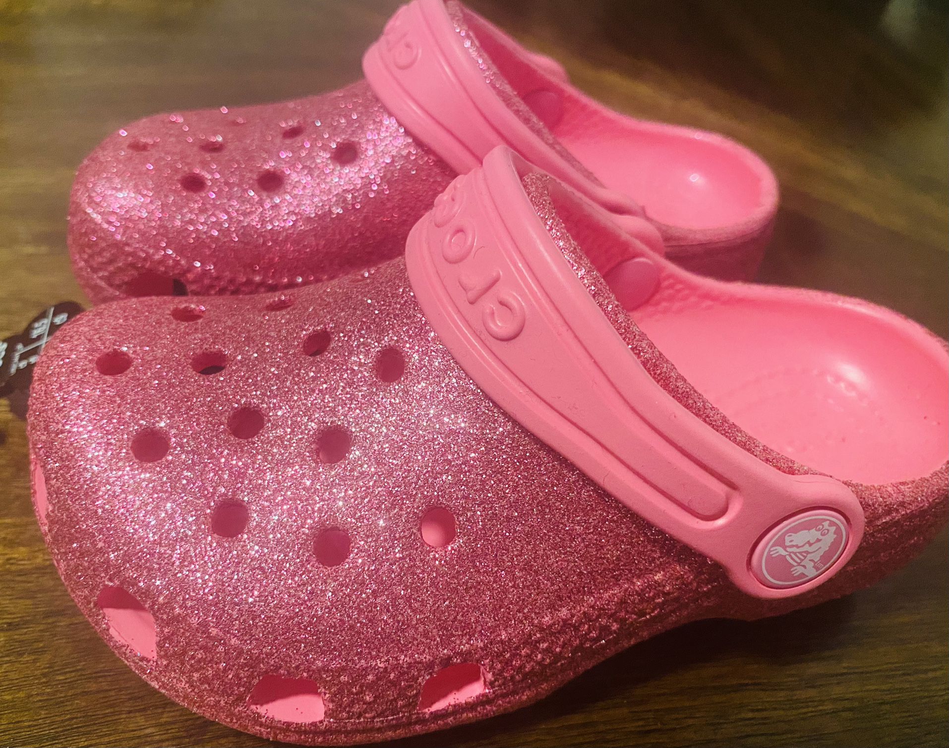 barndom lindring flaskehals Kids Crocs Classic Glitter Clog K Size C9 for Sale in Inglewood, CA -  OfferUp