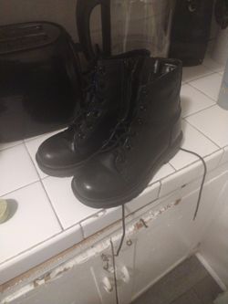 Girls Blk Boots. Size 2