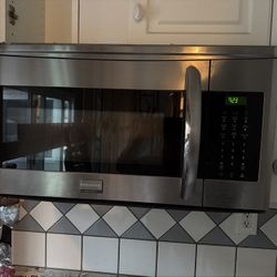 Built In & Over Stove Microwave w/exhaust Fan
