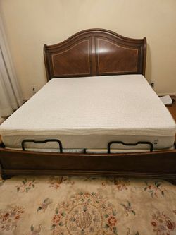 Chris Madden Cal King Cherry Sleigh Bed