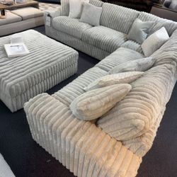 STUPENDOUS ALLOY 3 PIECE SECTIONAL