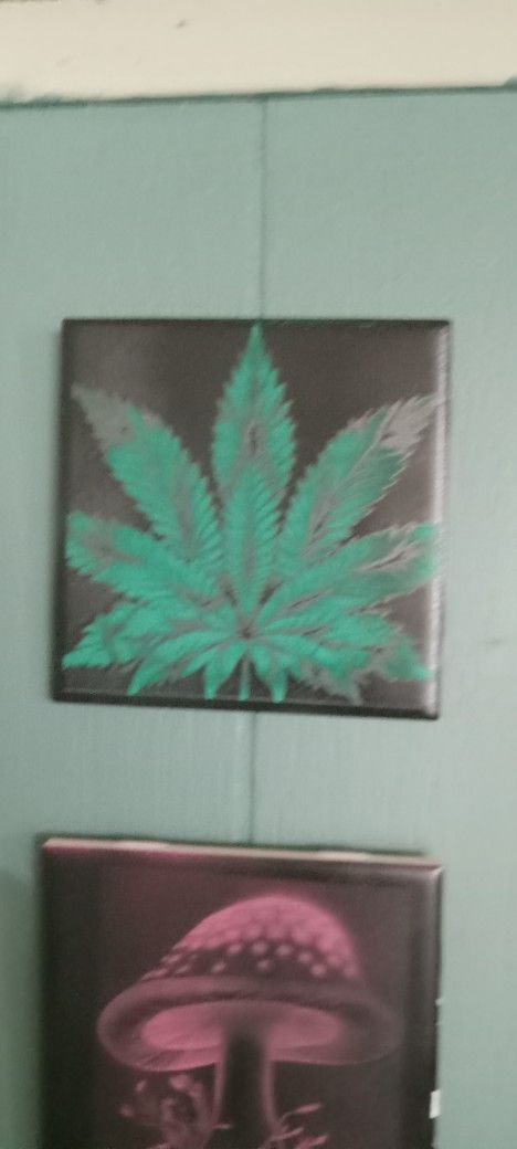 Pot Leaf Ceramic Tile