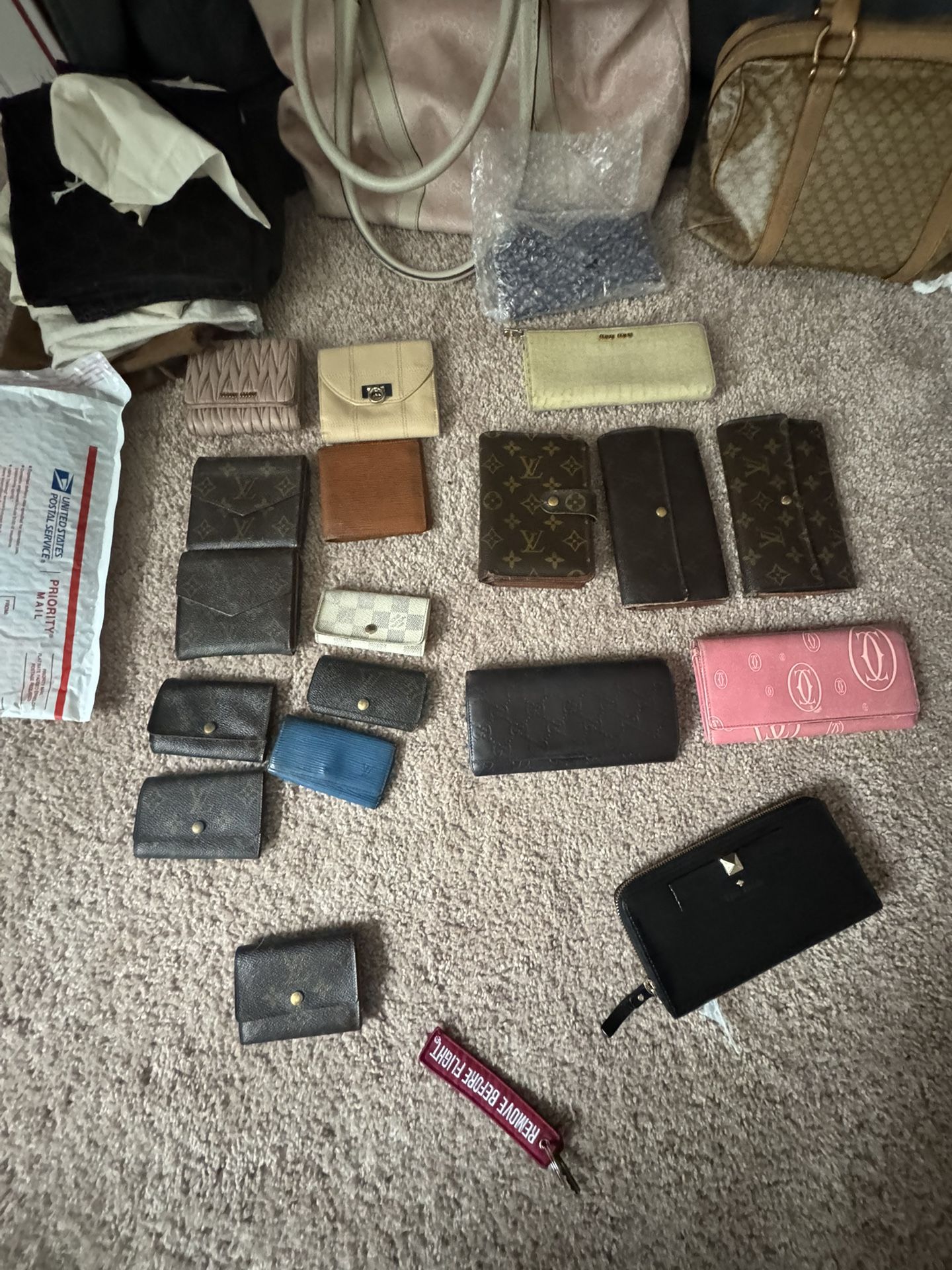 ✨Louis Vuitton Wallets ✨Resellers✨