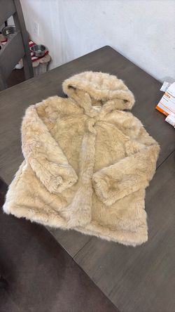 Like new Girl’s Faux Fur Coat size 13/14