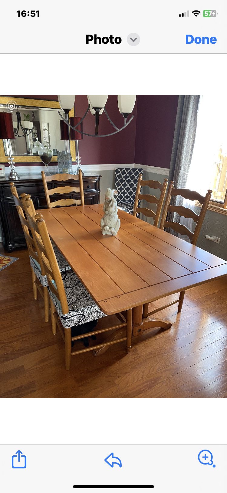 Beautiful Table And 6 Chairs 