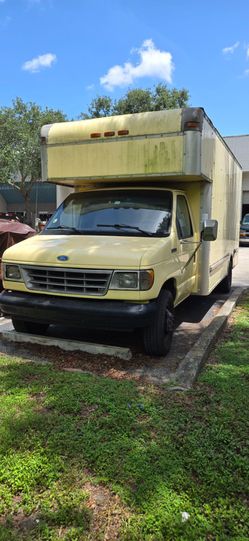 Ford truck 15 ft box 1994
