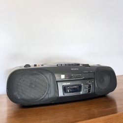 FOR PARTS/REPAIRS! Sony CFD-17 Boombox