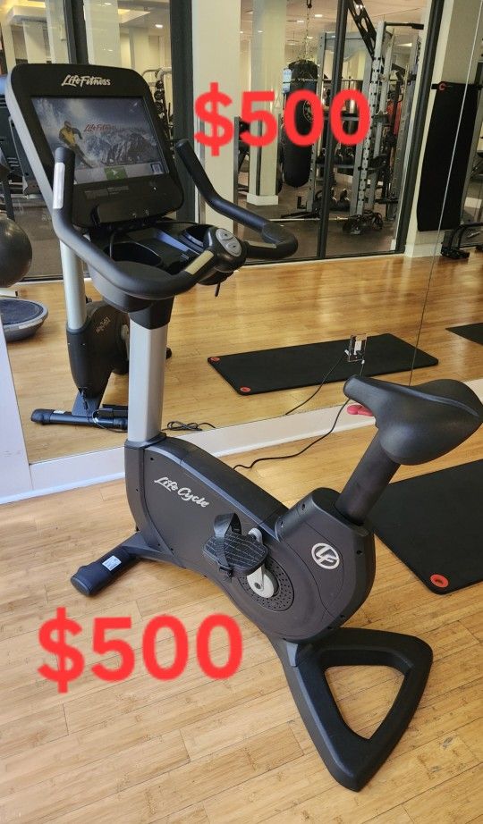 Elevation Static Bike LIFE FITNESS