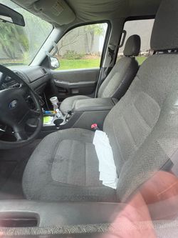 2004 Ford Explorer