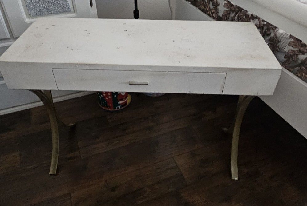 Desk/computer table, Entry table.
