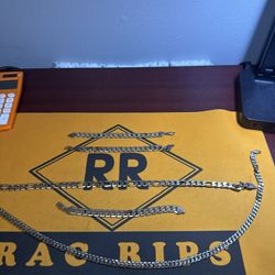 2 Necklaces And 3 Bracelets Of Cuban Chain Lot