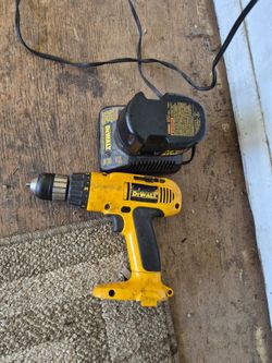 Dewalt 14v drill with charger
