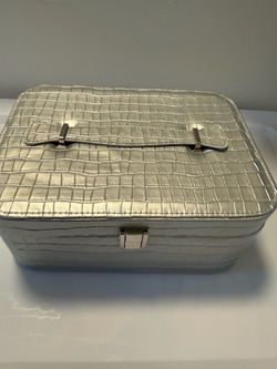 Jewelry box