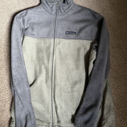 Colombia Sweater Size L 