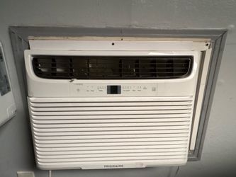 Frigidaire Window Air Conditioner – Works & Blows Cold