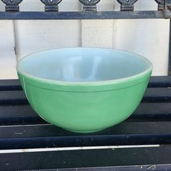 Vintage Pyrex Primary Green Mixing Bowl