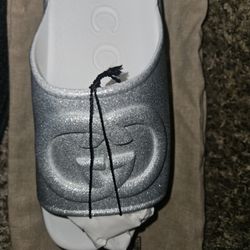 BRAND NEW( GUCCI SLIDE) SIZE 41