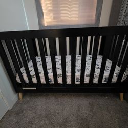 Baby crib