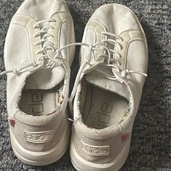 Ladies Size 9 Hey Dudes 