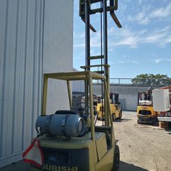 3000 Capacity Forklift