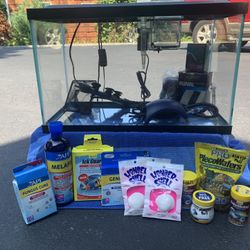 10 Gallon fish Tank With A Ton Of Goodies!