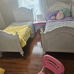 2 Perfectly Condition Beds 