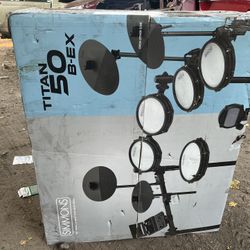 Alesis Drums Surge Mesh SE Kit - Electric Drum Set with USB MIDI Connectivity, Quiet Mesh Heads, Drum Module, Solid Rack, 40 Kits 