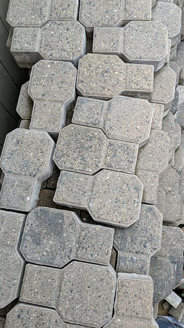 Keystone pavers concrete blocks for Sale in Kent, WA OfferUp