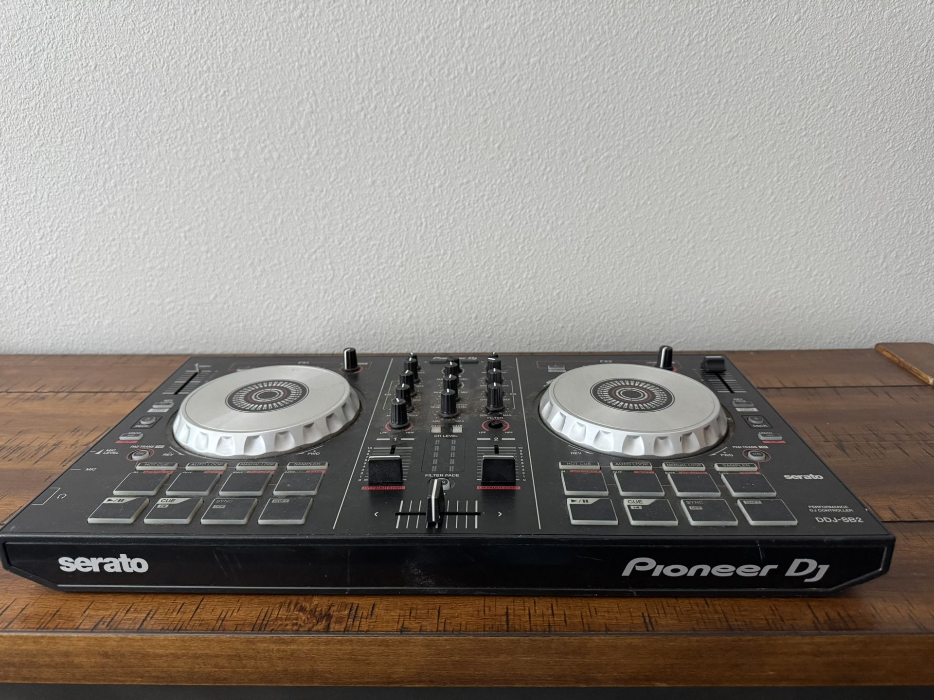 Pioneer DJ DDJ-SB2 Controller