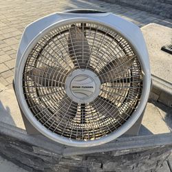 Floor Fan 20”