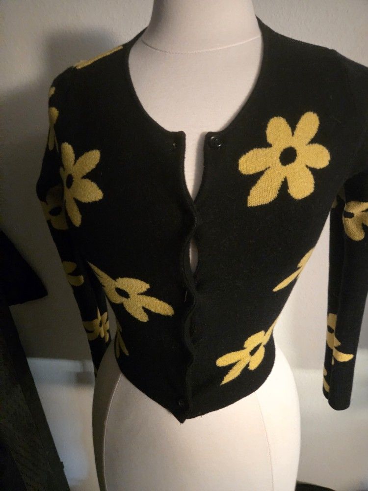 Feminine Floral Cardigan 