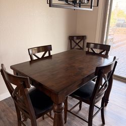 Dinning Table And 6 Chairs 