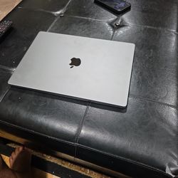 MacBook Pro 16 Inch M2 Max 
