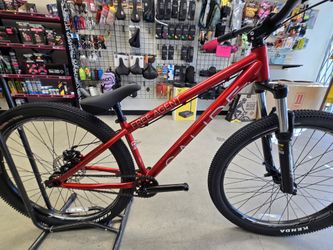 Free Agent Salire Dirt Jumper