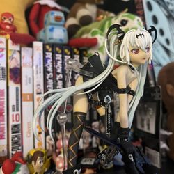 Queen Gate Alice Figure