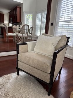 Ethan Allen One-Person Sofa – Like New