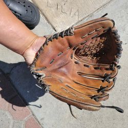 Mizuno Baseball Glove