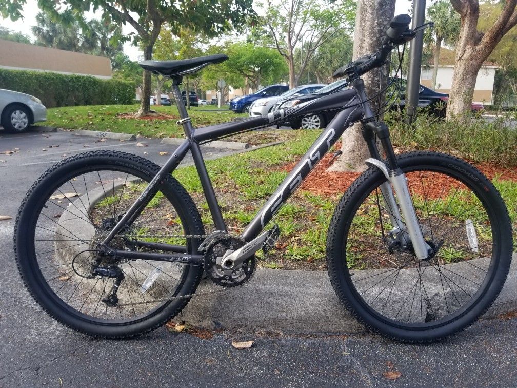 FELT Q620 Mountain Bike