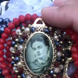 Beautiful Seven Strand Beaded Bracelet With A Georgeous  Frida Kahlo Cameo 