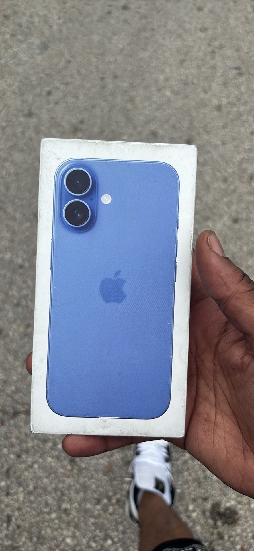 iPhone 16 Verizon Wireless Service Only Color Is Blue