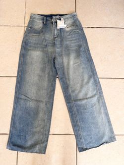 Women's Light Wash Wide Leg Jeans – High Rise, Raw Hem, Size 30 – New with Tags