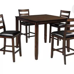 Dining Room Table And Chair Set