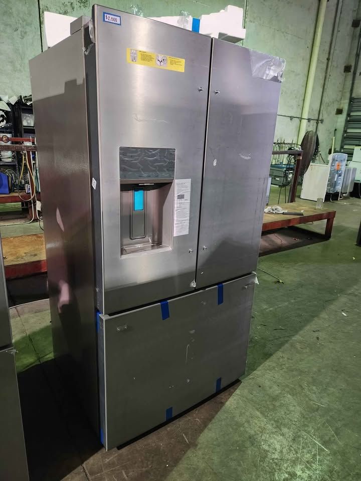 FRIGIDAIRE GALLERY 27.8 Cu Ft French Door Refrigerator – Stainless Steel Finish